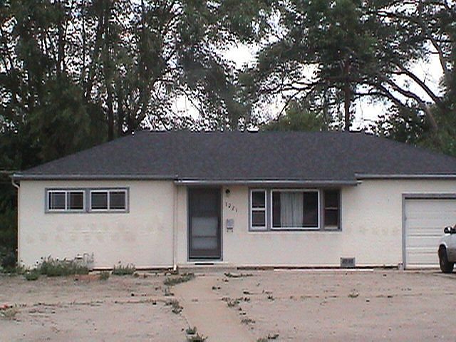 2nd image of 1221 Constitution Rd