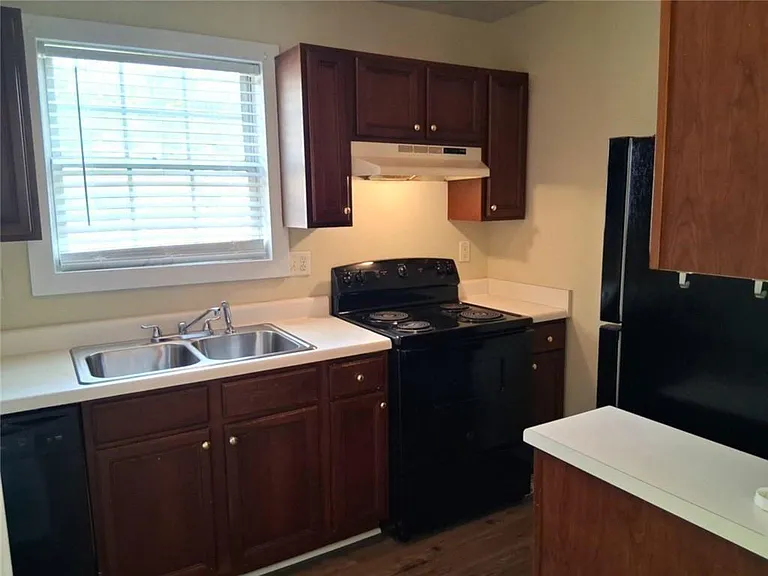 3617 Oakland Spring Ct — Photo 16
