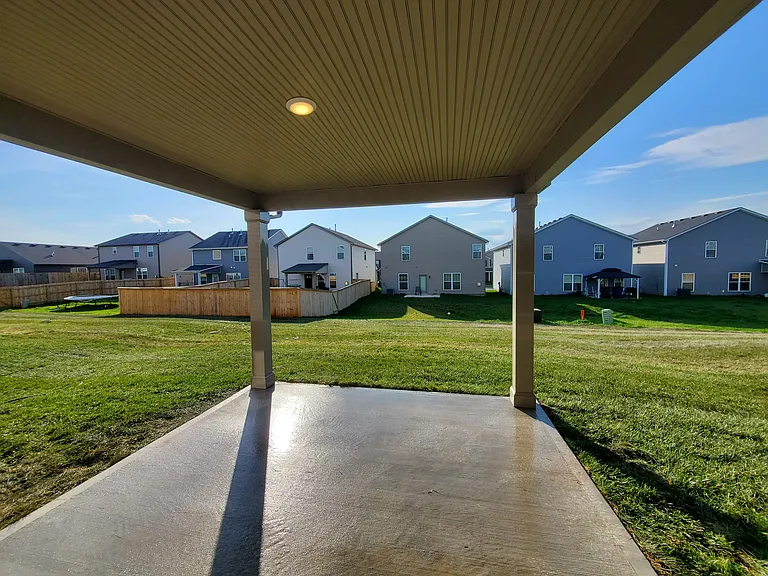 1217 Leanndra Park — Photo 30