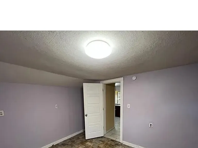 204 Seneca St #1 — Photo 4