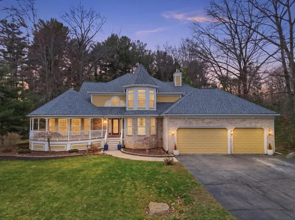 11542 Lancelot Ln, Pinckney, MI 48169