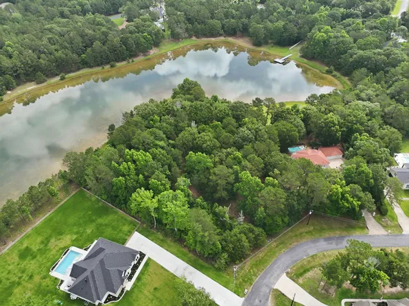 29320 Clydesdale Dr, Waller, TX 77484