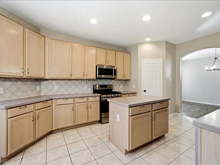 3711 Slocom Dr — Photo 12