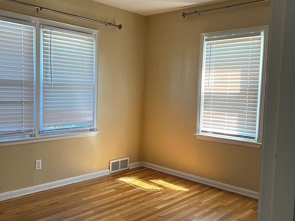 3rd image of 3214 Bon Air Ave