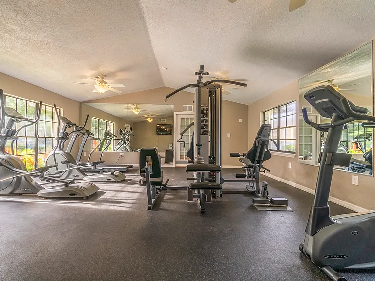 Laurel Oaks — Photo 17