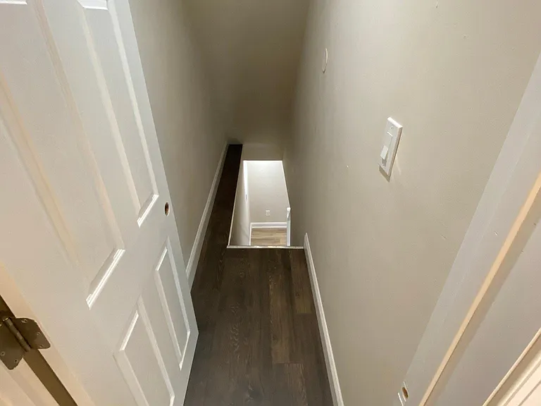 216 W Washington Ave — Photo 14