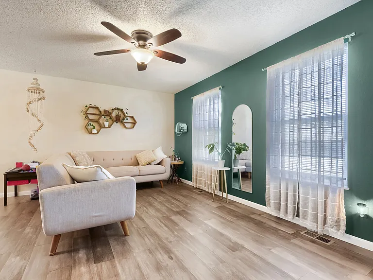 245 Lanfare Pl — Photo 17