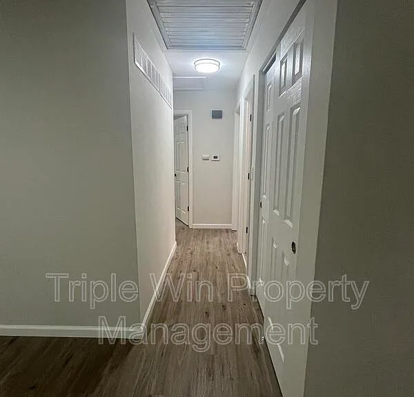 1014 Sunridge Trl W — Photo 15