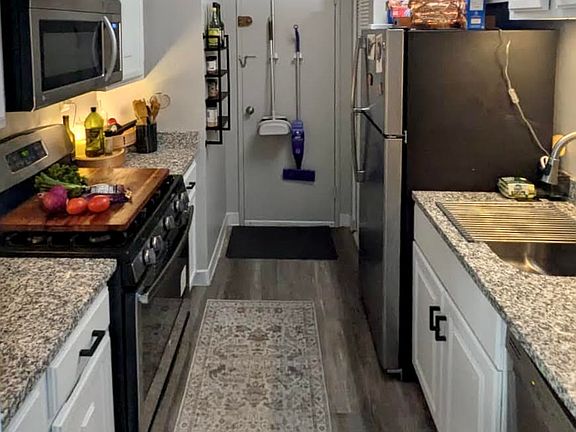 3rd image of 1830 Columbia Pike APT 215