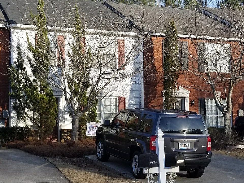 1st image of 2312 Strathmoor Manor Dr #1
