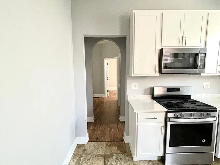 855 N Parkside Ave #1R — Photo 7