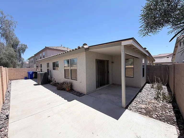 1106 S Fresno Ct — Photo 16