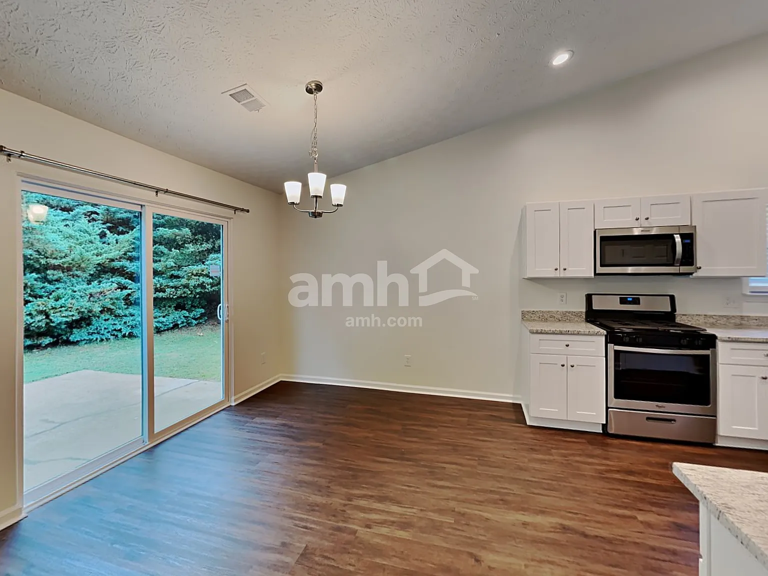 4 bed, 2.0 bath, 2168 sqft, $2,615 — Photo 4