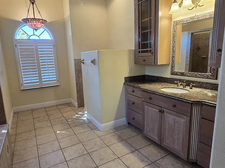 502 W Lester Rd — Photo 32