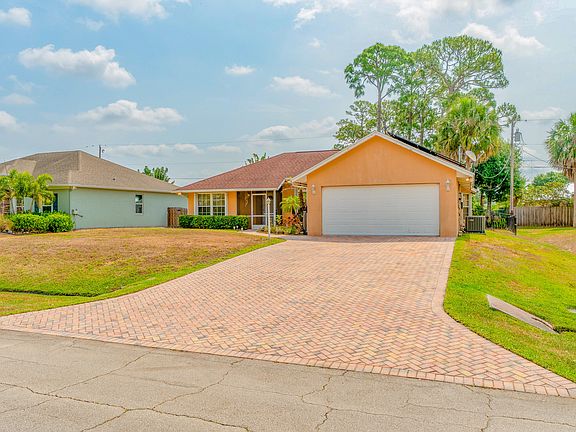 3rd image of 1651 SW Salvatierra Boulevard