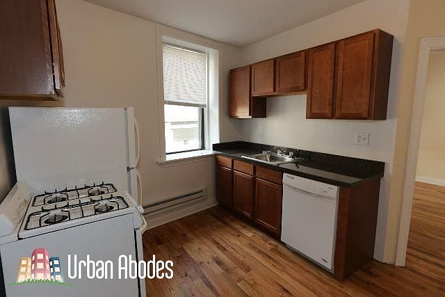 1st image of 428 W Belden Ave #117016