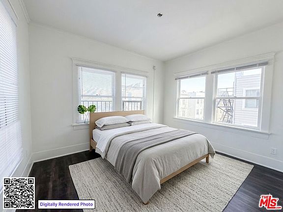 2nd image of 2146 S Oak St