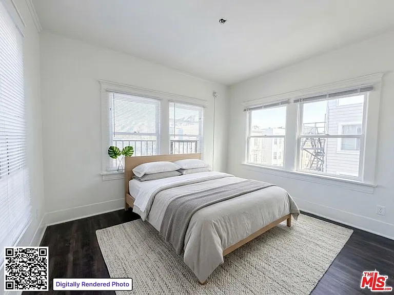 2146 S Oak St — Photo 2