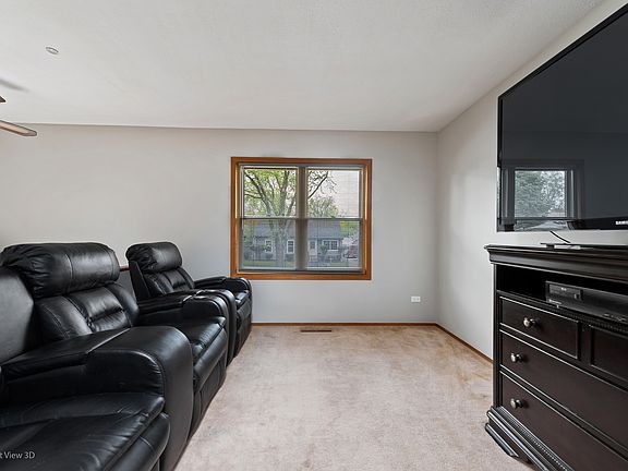 3rd image of 387 Mark Ave