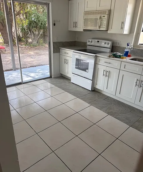 1382 La Paloma Cir — Photo 10