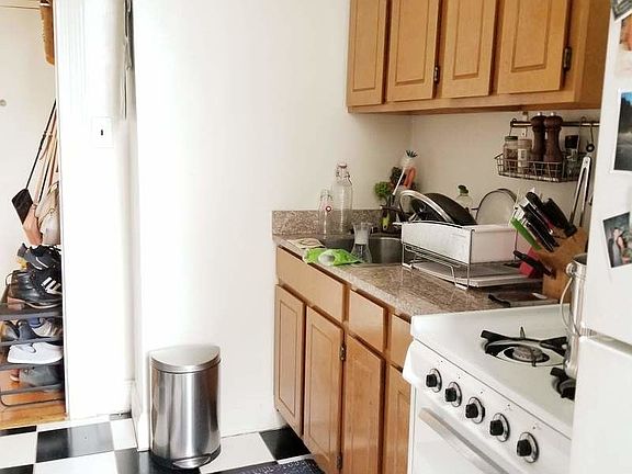 3rd image of 60 6th Ave #4A