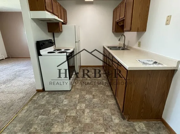 115 1st Ave NE, Hayfield, MN