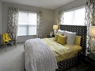 6370 Astor Place Dr APT 302, New Albany, OH 43054