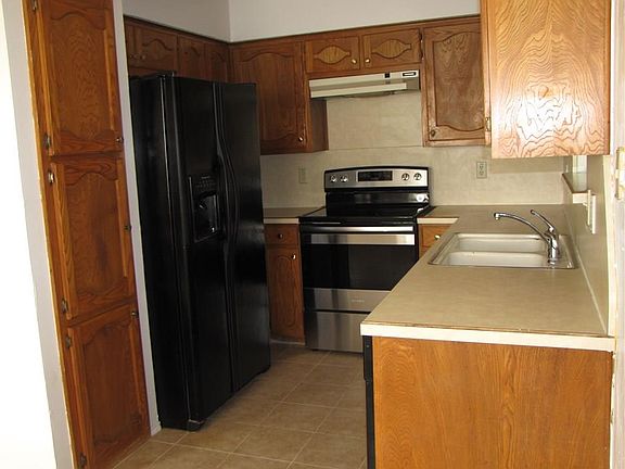 5th image of 622 Johnathon Ct