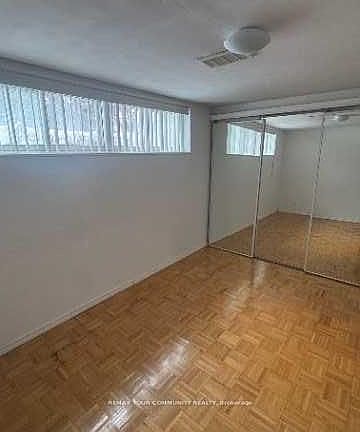 5th image of 15 Blithfield Ave S