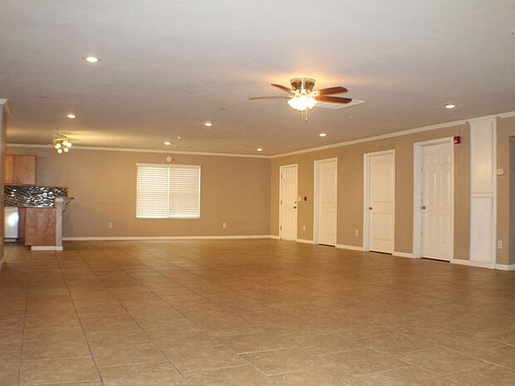 4th image of 1208 N Davis Ave