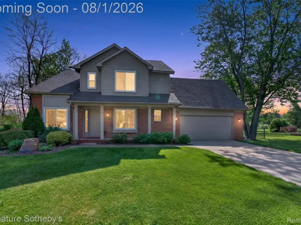 3332 Woodruff Meadows Ct, Highland, MI 48357