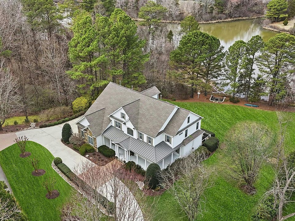 1st image of 300 Lake Manor Rd