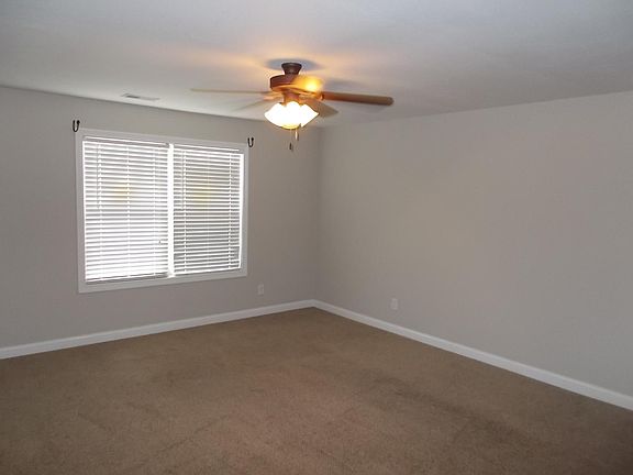 2nd image of 1813 Beckett Dr APT B