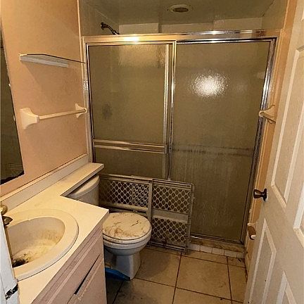 3rd image of 915 5th Ave