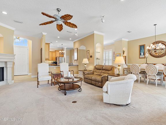 4th image of 1017 W TERRANOVA Way