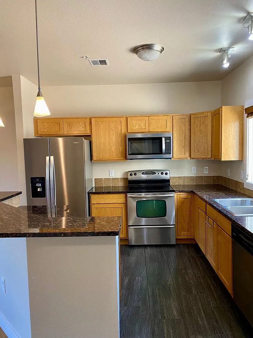 Available for 2027-2028 Fall Pre-Leasing: 2-Story Condo next to CU Campus — Photo 4