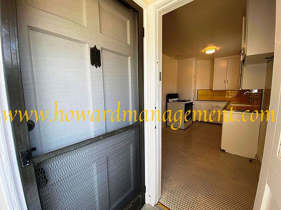 5th image of 2107 Oak St APT D