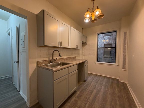 3rd image of 429 Fairmount Ave APT 111