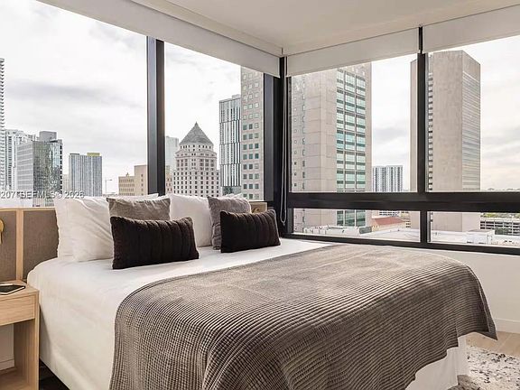 4th image of 225 N Miami Ave #3312