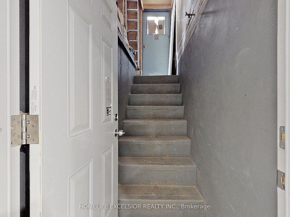 1st image of 103 Cardinal St