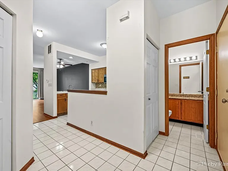 1462 Division Ct — Photo 4