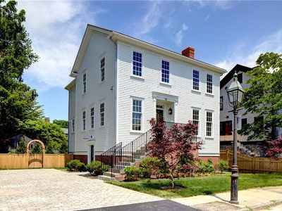 75 Bridge St, Newport, RI, 02840
