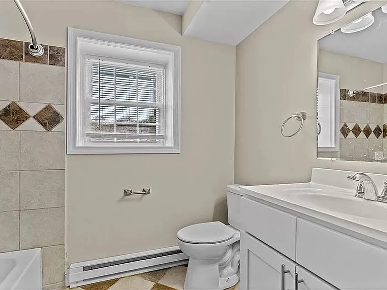 23 Vaughan St #1 — Photo 5