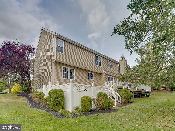 4th image of 35 Pin Oak Dr