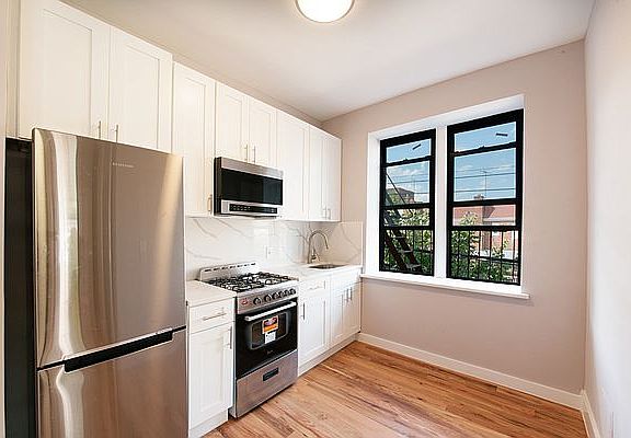 5th image of 4119 Barnes Ave APT 2F