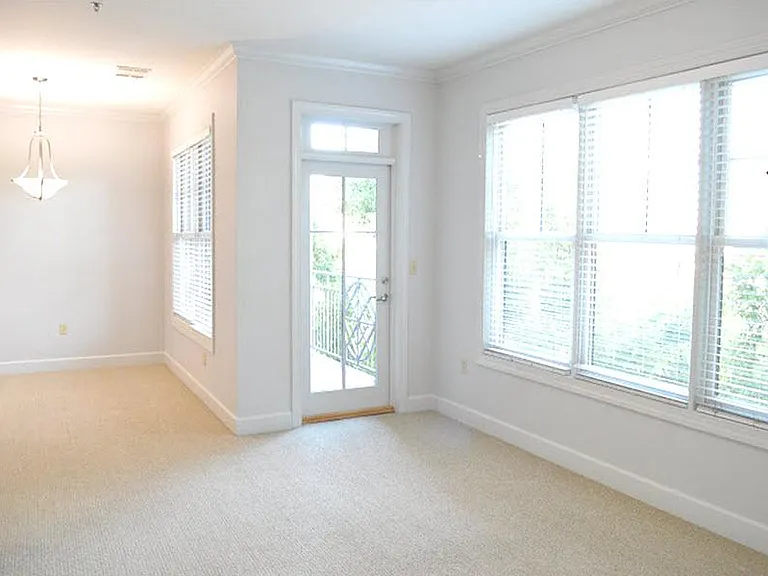 155 E Broad St #307 — Photo 3