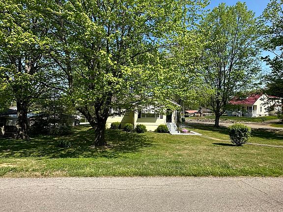 4th image of 268 Hillcrest Ave