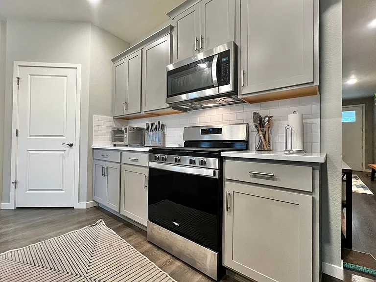 908 Rollins Den Dr — Photo 2