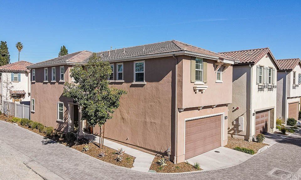 1st image of 17327 W Via Alto Way