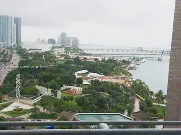 325 Biscayne Blvd #2122, Miami, FL 33131